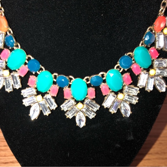 Sparkly rhinestone colored necklace - Picture 10 of 11